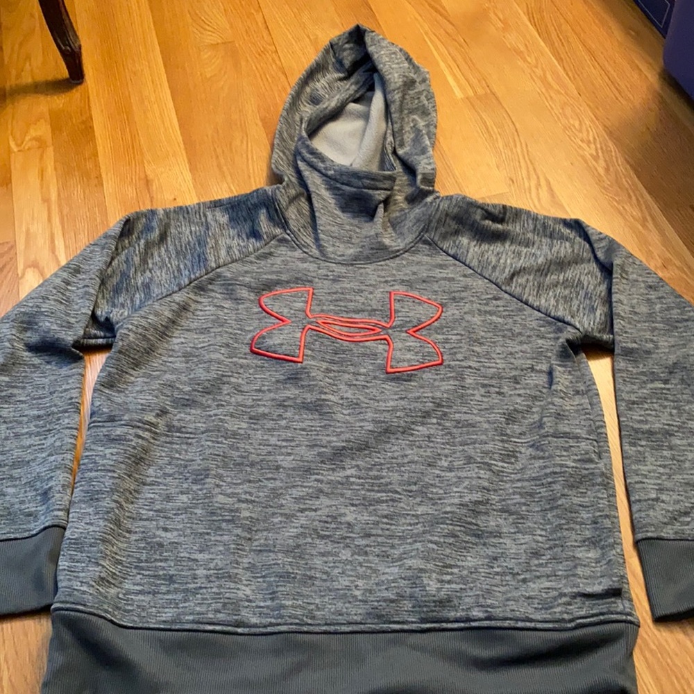 Under Armour sweatshirt in EUC - size large